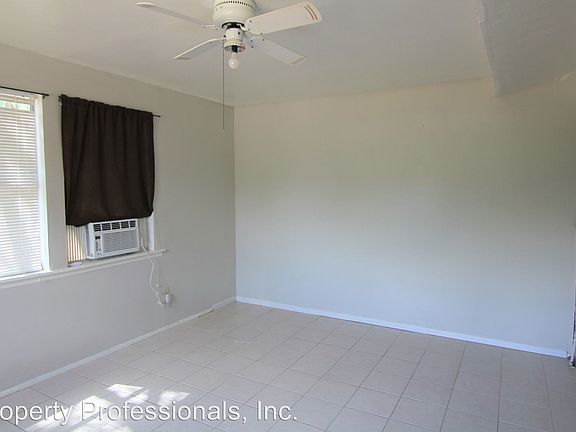 4th image of 248 Seville Dr
