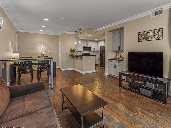 5th image of 259 Riverdale Ct APT 243