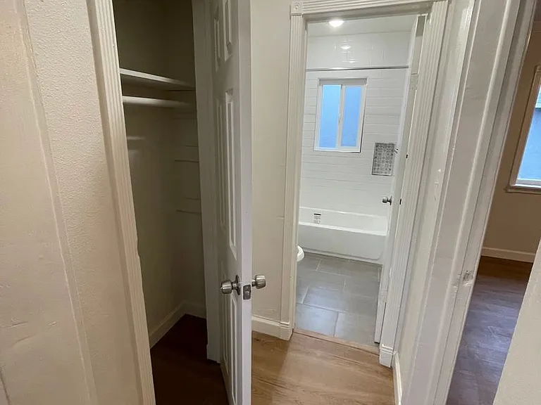 7119 S Victoria Ave #6 — Photo 7