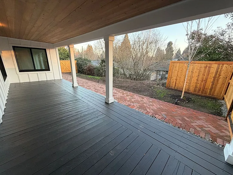 1045 Oakway Rd — Photo 5