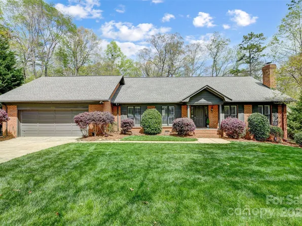 1111 Thistle Ct, Charlotte, NC 28211