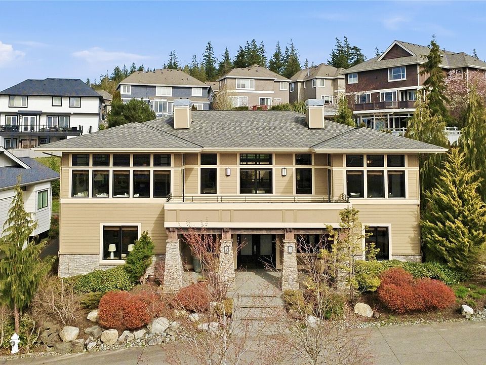 2nd image of 1558 26th Court NE