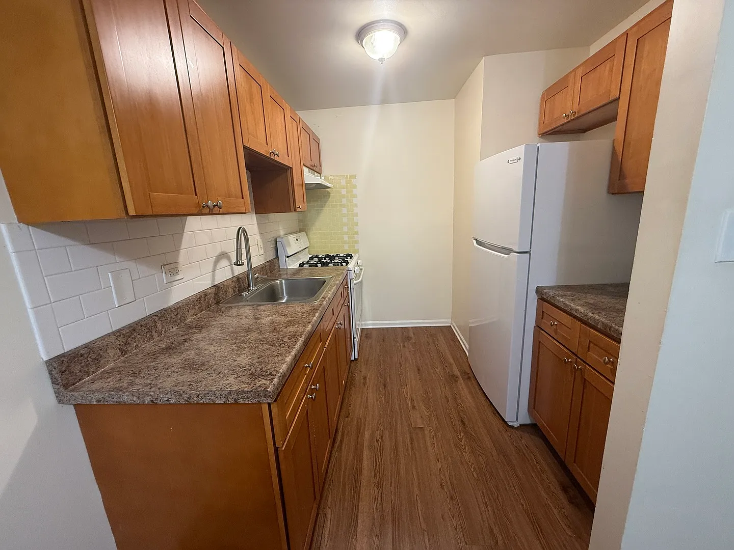 2 bed, $1,650 — Photo 3