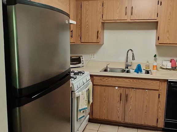 5th image of 1062 Cumberland Ct