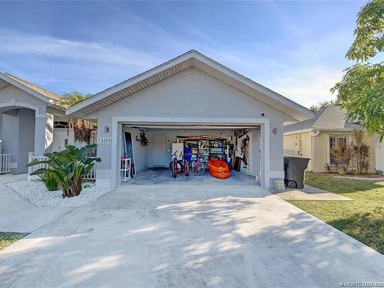 1309 Carlton Ct — Photo 56