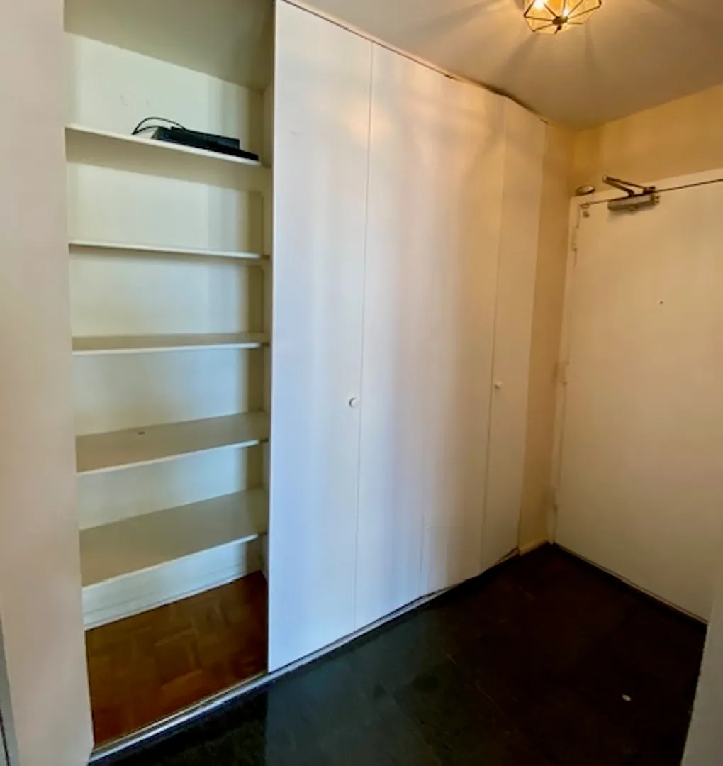 1 bed, $2,300 — Photo 2
