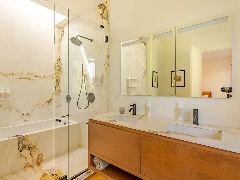32 Frost St #THM — Photo 24