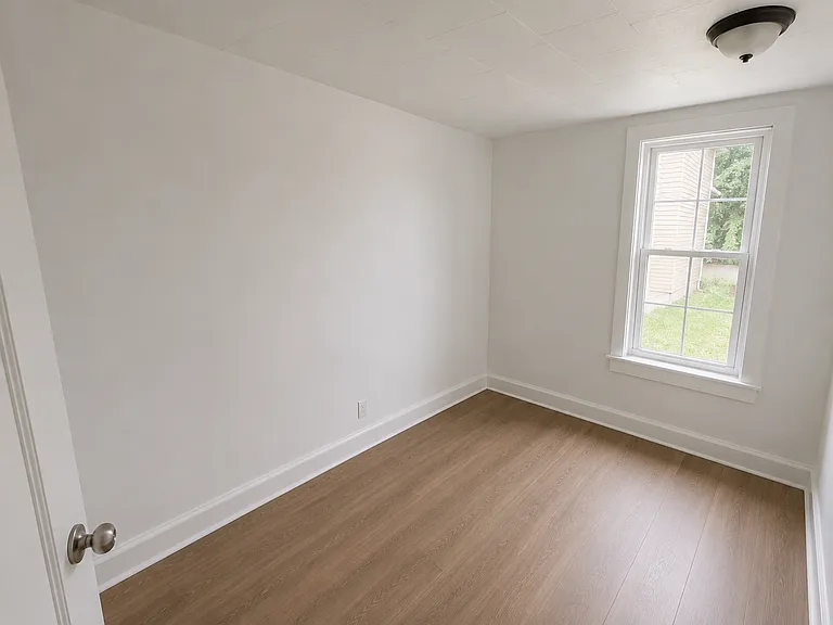 206 Saint Matthews Rd — Photo 5