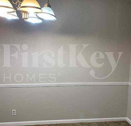 3rd image of 1314 White Oak Ct SE