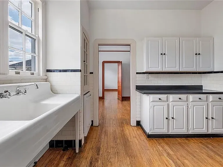 2820 Dublin St — Photo 5