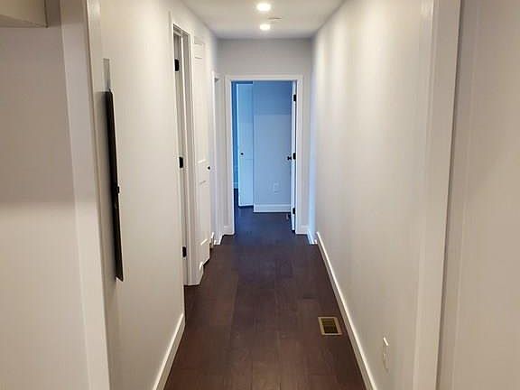 3rd image of 704 Saratoga St #1
