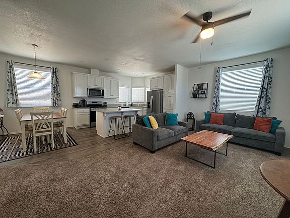 4th image of 3079 Locust Blvd