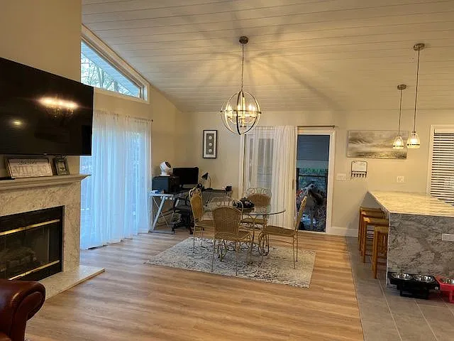 3 bed, 2.0 bath, 1650 sqft, $1,800 — Photo 3