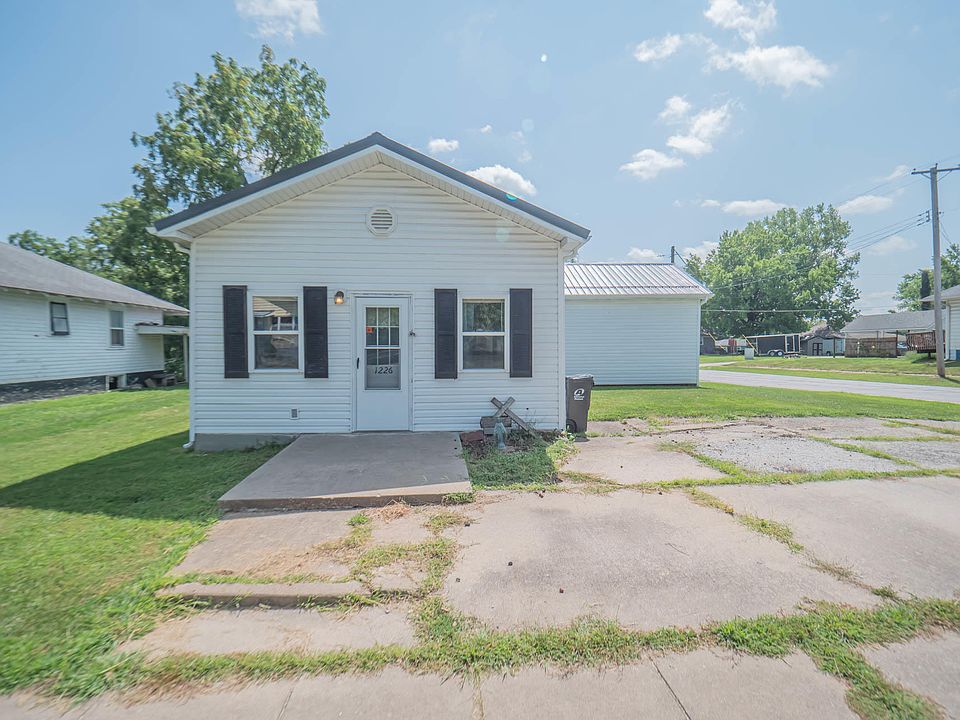 2nd image of 1226 Concannon St