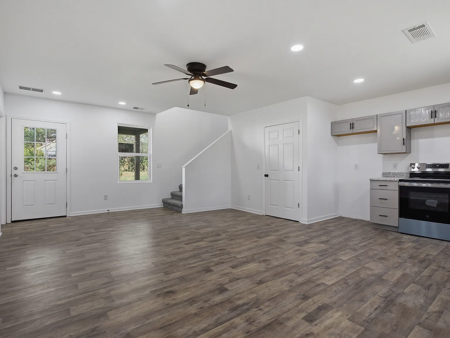 3 bed, 1650 sqft, $1,950 — Photo 3