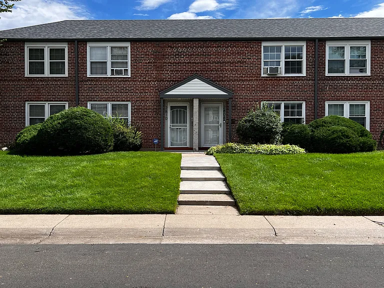 2808 Jasmine St — Photo 1