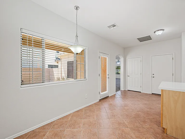 15929 W Custer Ln — Photo 12