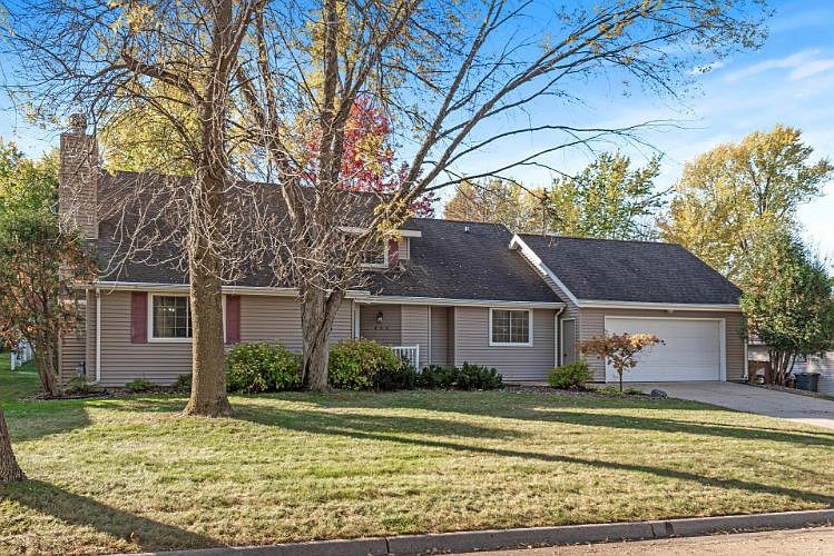 1st image of 465 Willow Creek Dr