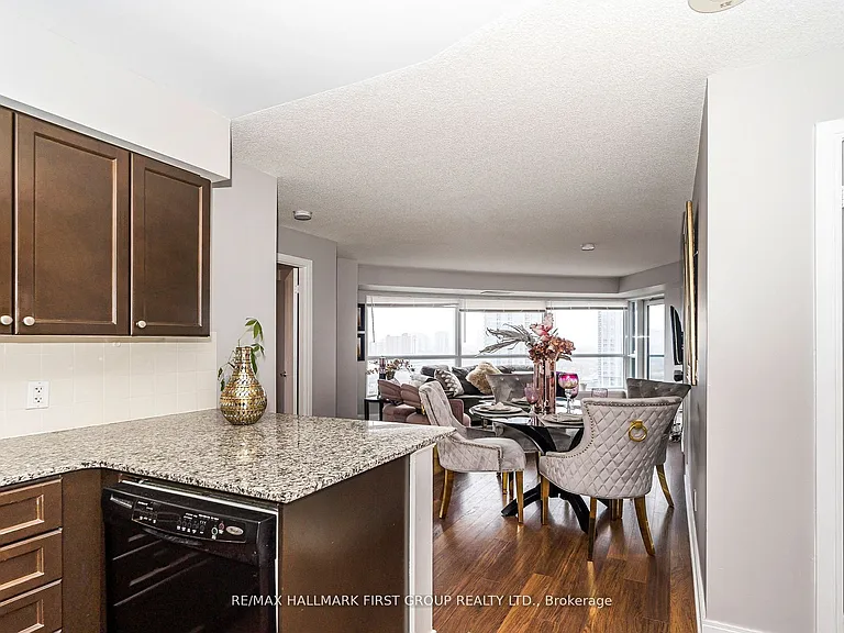 125 Village Green Sq #1409 — Photo 6