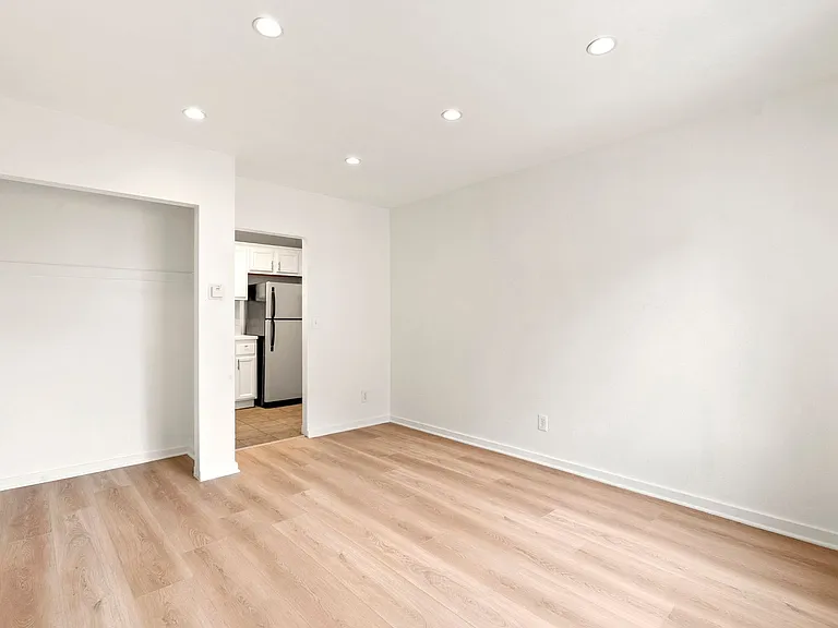 5433 Abbott Pl #14 — Photo 8