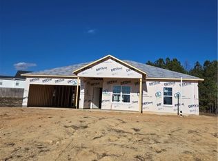 41 Onslow Ct, Spring Lake, NC 28390