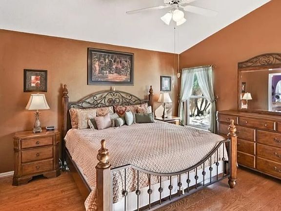 3rd image of 207 Old Mill Cir