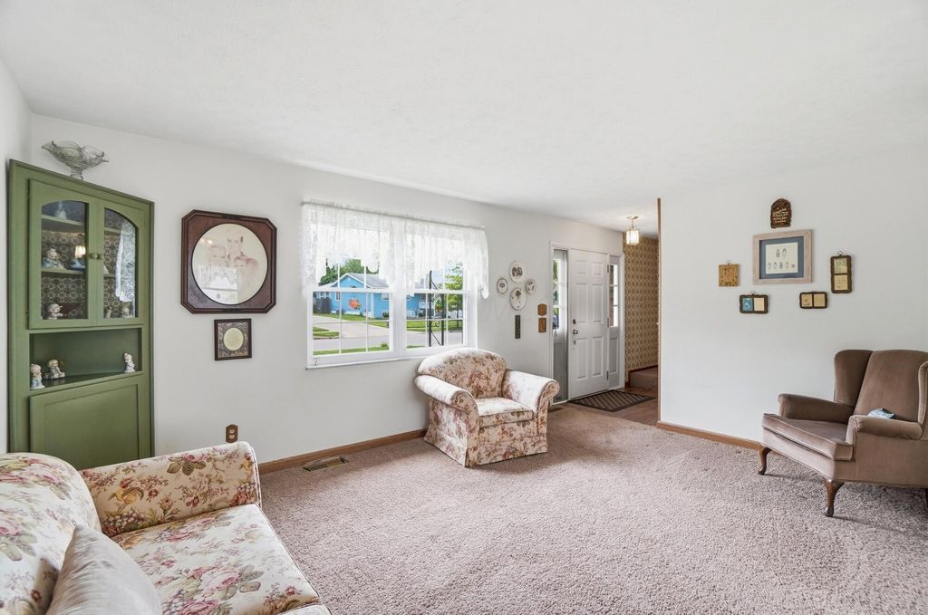 1750 Flinthill Dr, Columbus, OH - View 6