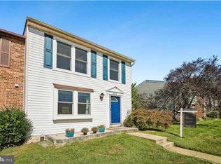 5572 Glasgow Woods Ct, Fairfax, VA 22032