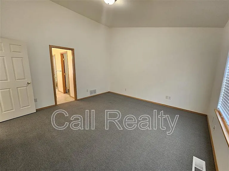 1021 N Malvern Rd — Photo 9