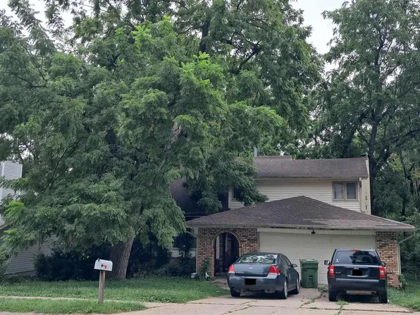 3711 Lawnwood Dr, Bellevue, NE 68123