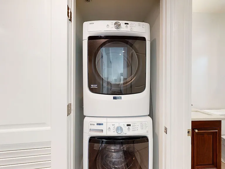 907 S Shenandoah St #101 — Photo 33