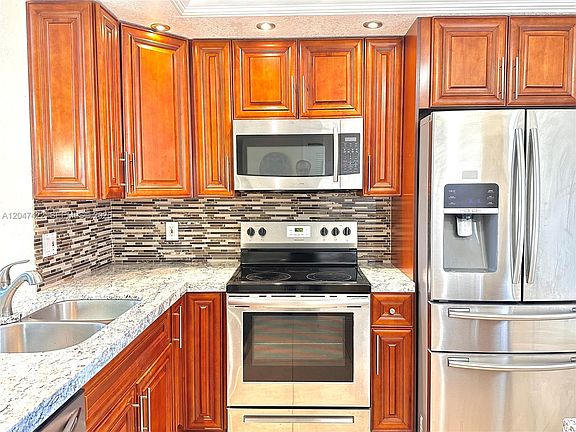 2nd image of 500 NE 12th Ave APT 705