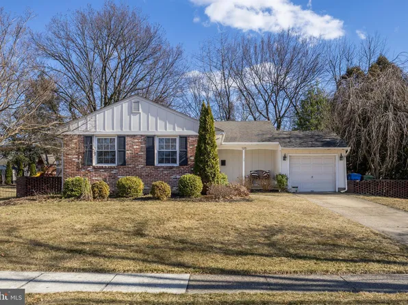 125 Randle Dr, Cherry Hill, NJ 08034