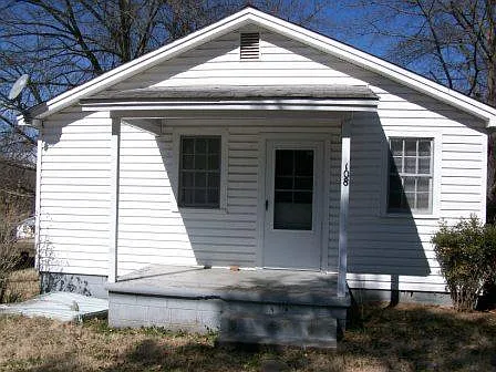 108 W E Ave