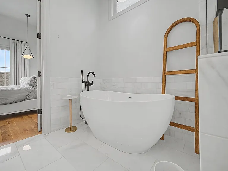 1109 Bate Ave #2 — Photo 17