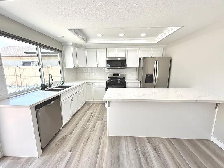2382 Carlsbad Cir — Photo 21