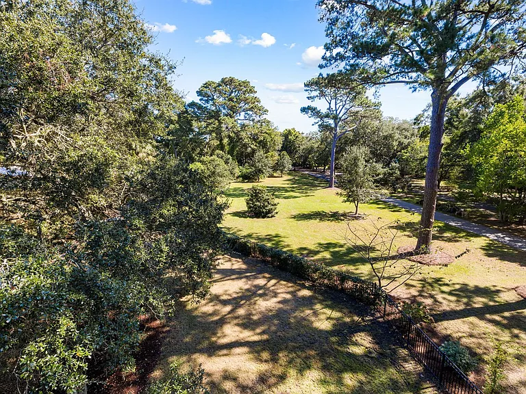2112 Parkway Dr — Photo 26