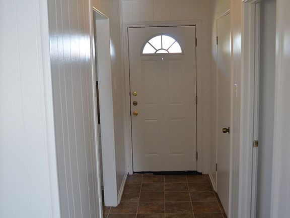 2nd image of 3212 Longview Dr
