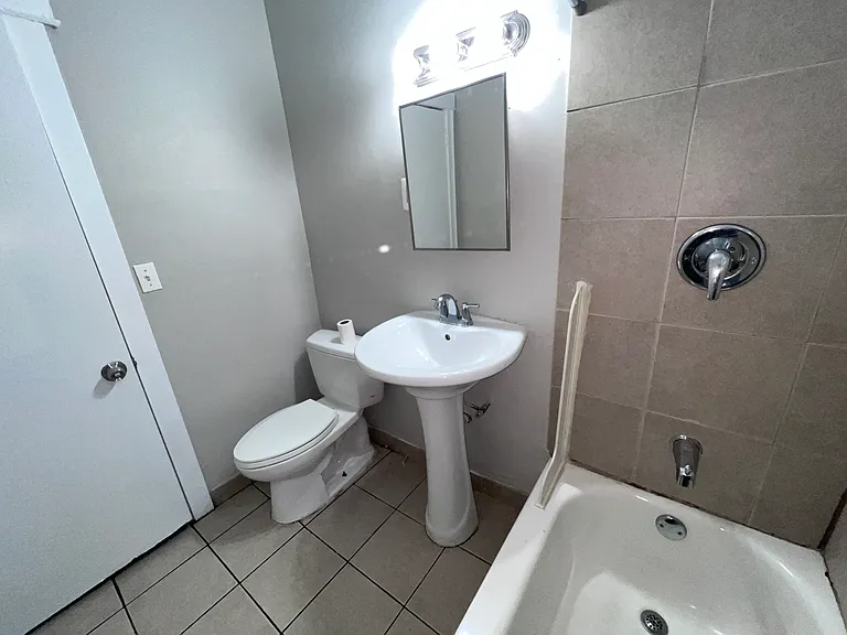 2707 E 78th St #2W — Photo 12