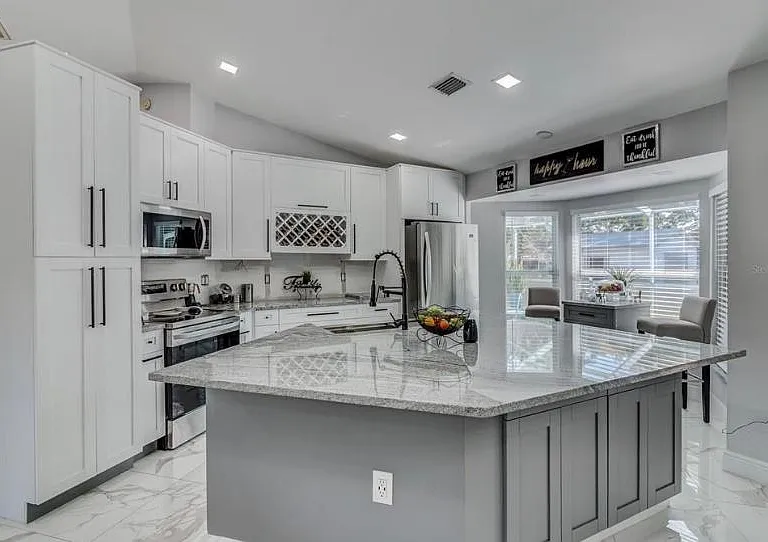 5452 Ashland Dr — Photo 20