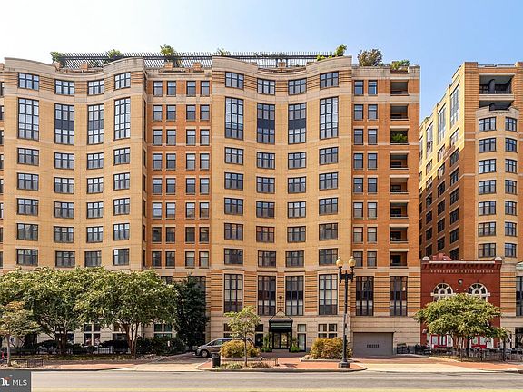 2nd image of 400 Massachusetts Ave NW APT 1207
