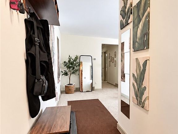 2nd image of 1380 Maple Rd APT 8