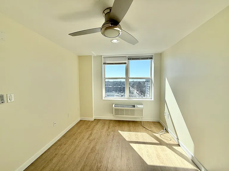 249 S 49th St #8O6 — Photo 40