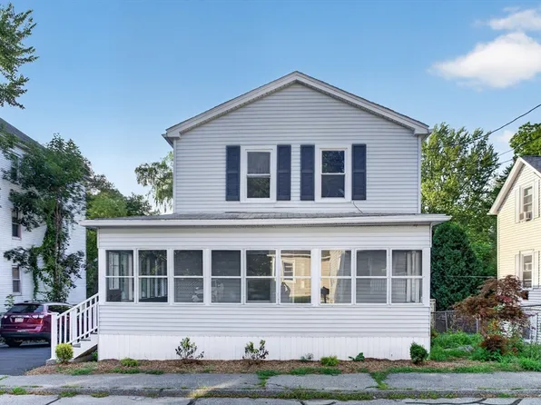 13 Goddard St, Webster, MA 01570