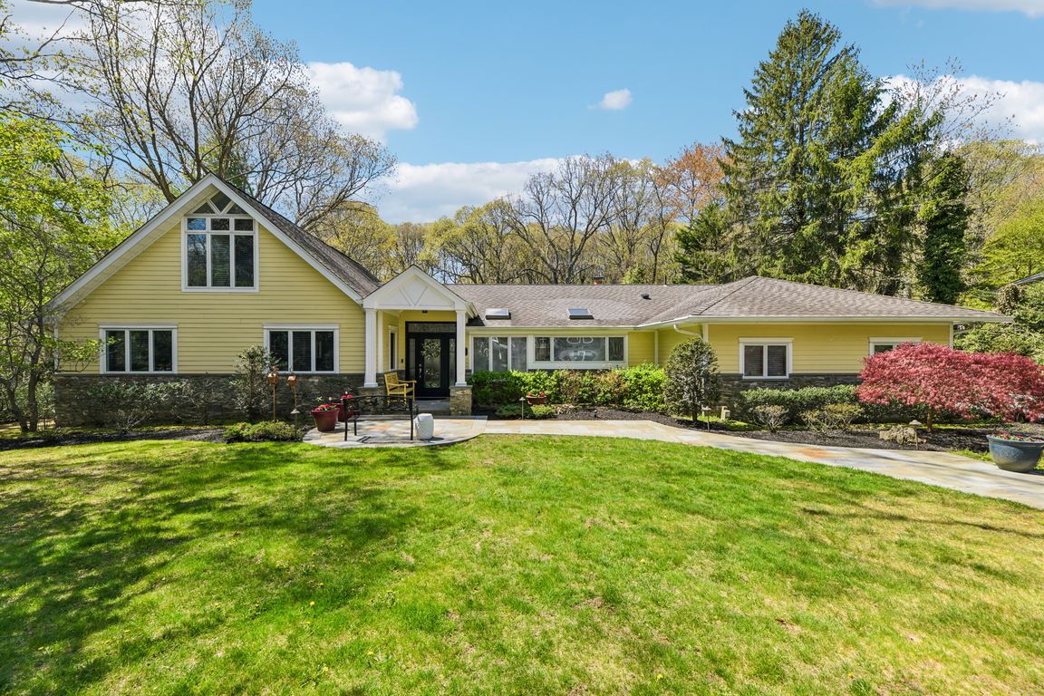 Treeview Dr-S2204-001.jpg