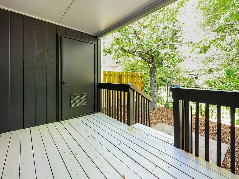 4921 SW 59th Ave — Photo 14