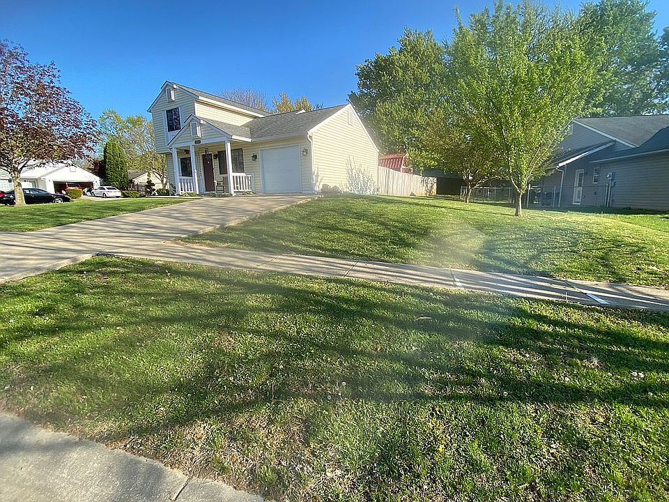 2nd image of 2703 S Pinehurst Dr
