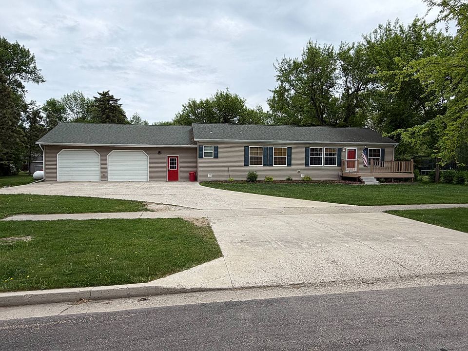 1st image of 610 2nd St W