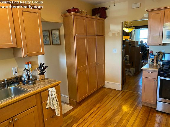 5th image of 59 Safford St #1