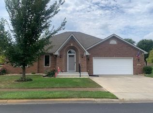 5034 Countess Dr #31, Columbus, IN 47203